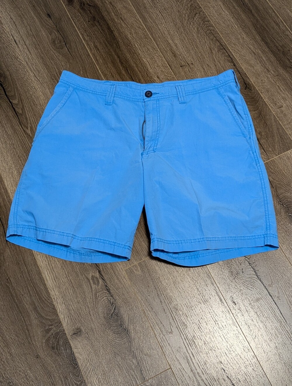 Columbia Men's Lightweight Shorts Blue W36. Cotton. Flat Front.